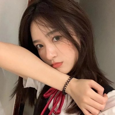 9顶假发的女孩